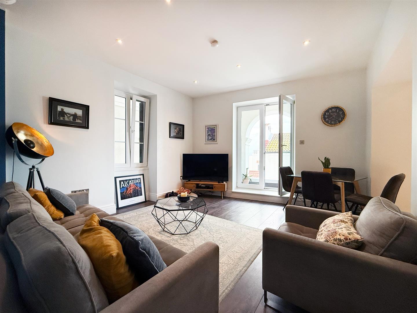 Image of Apartment - 3 Bedrooms - 2 Bathrooms for Sale in The Arches-Gibraltar, Image 1